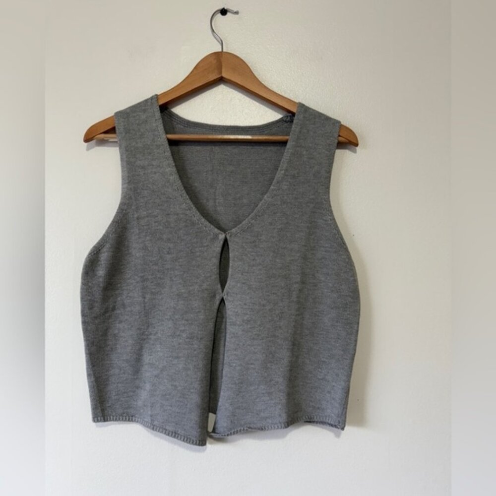 Y2K Knit Vest Tops Sleeveless V Neck Hook Eye Button Down Crotchet Crop Top